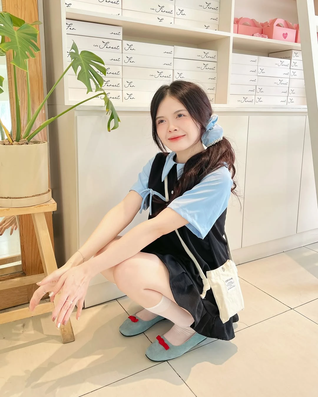 Đầm babydoll đen phối xanh dương