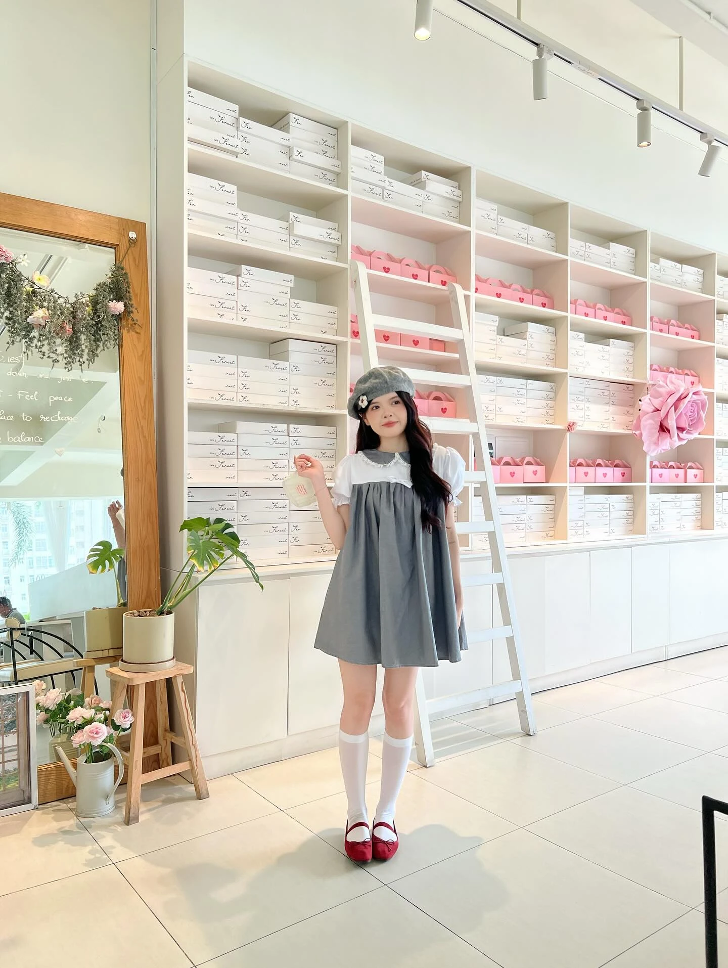 Đầm babydoll xám phối trắng bèo