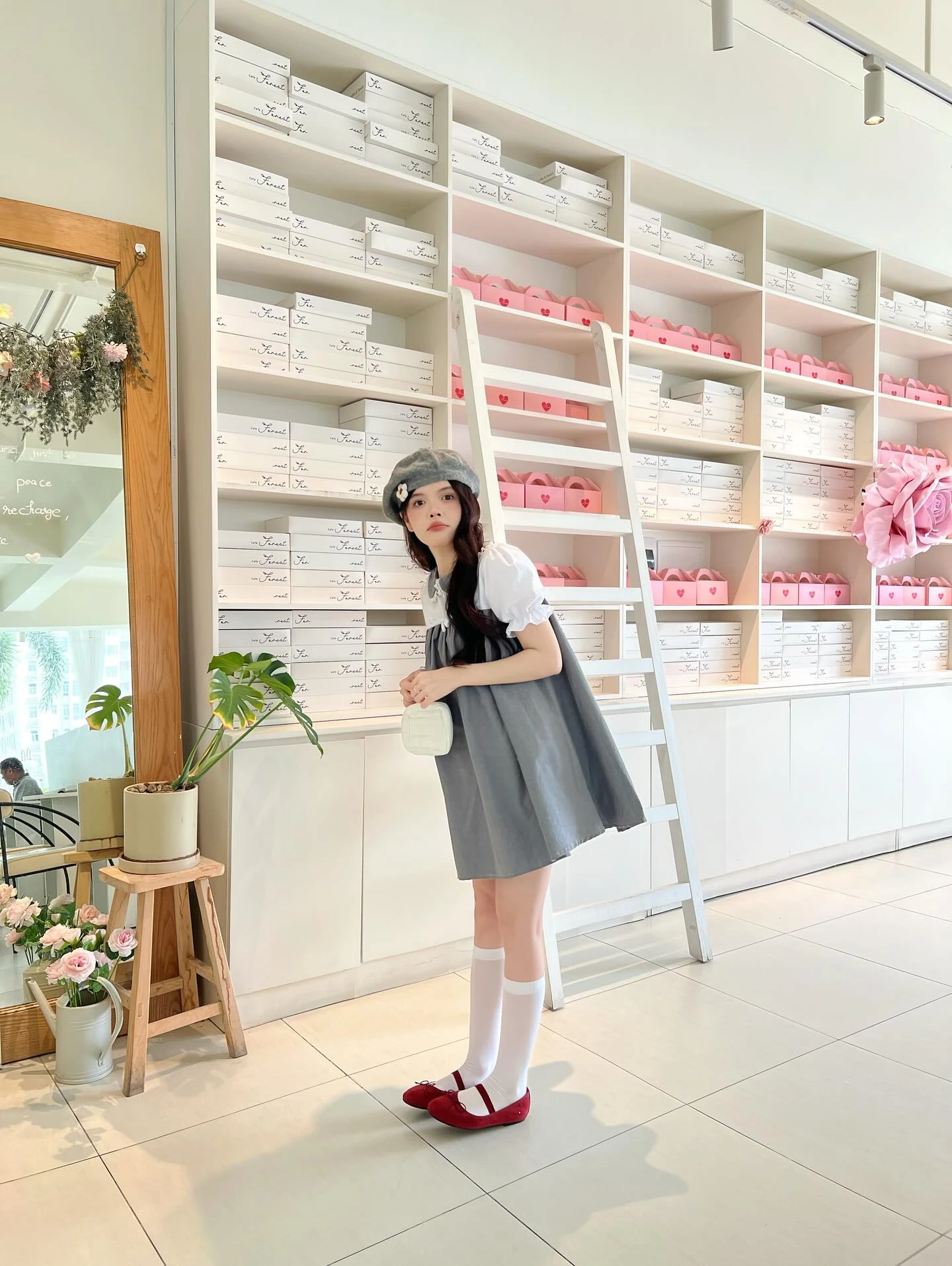 Đầm babydoll xám phối trắng bèo