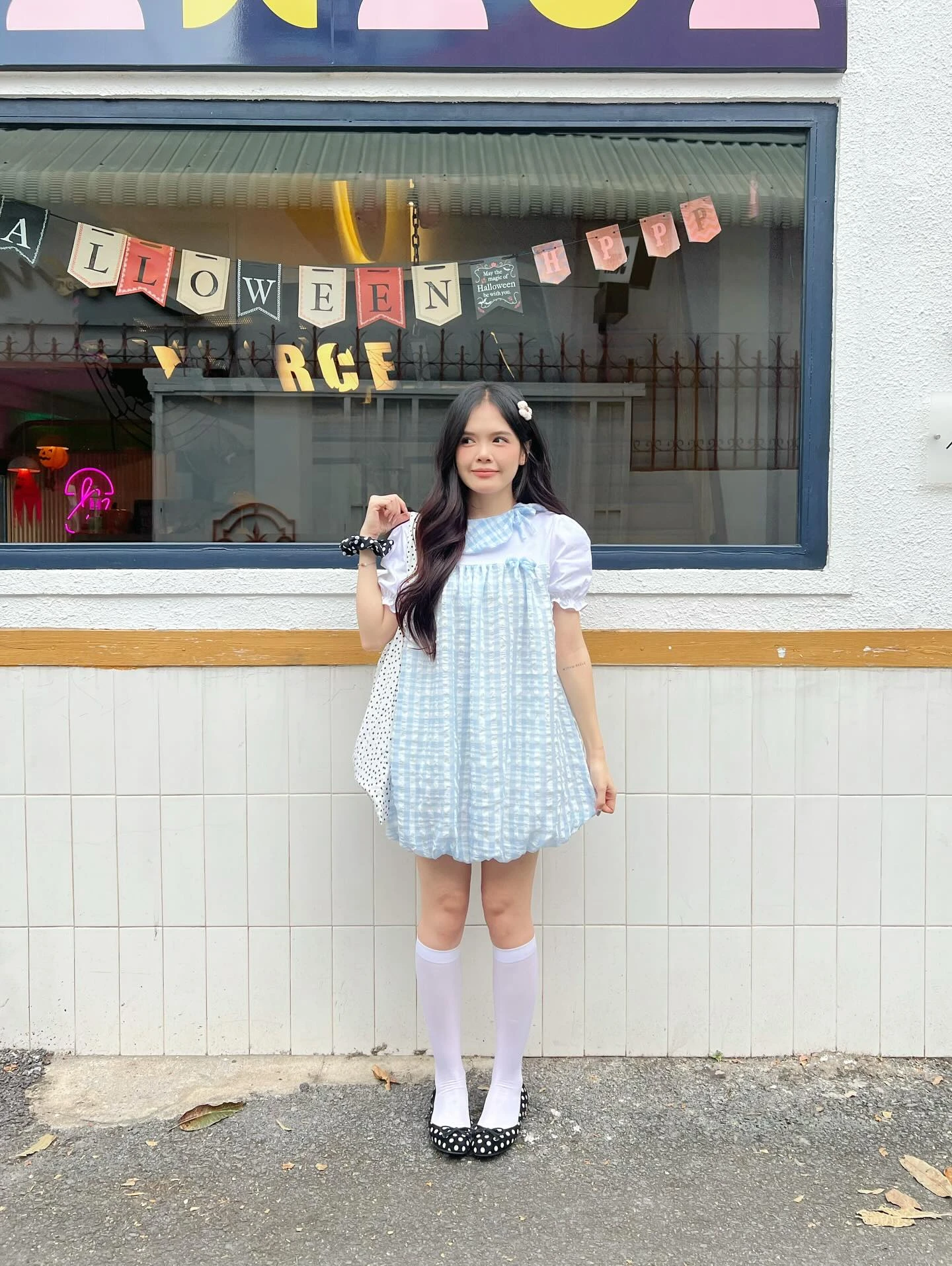 Đầm babydoll caro xanh dương tùng bí phối trắng