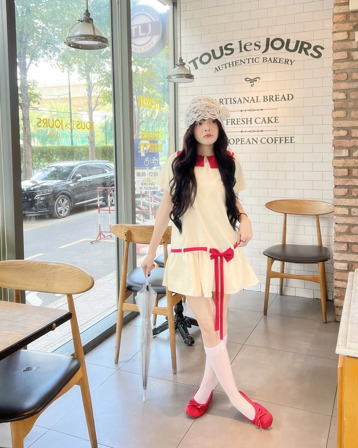 Đầm babydoll kem phối đỏ nơ rút dây