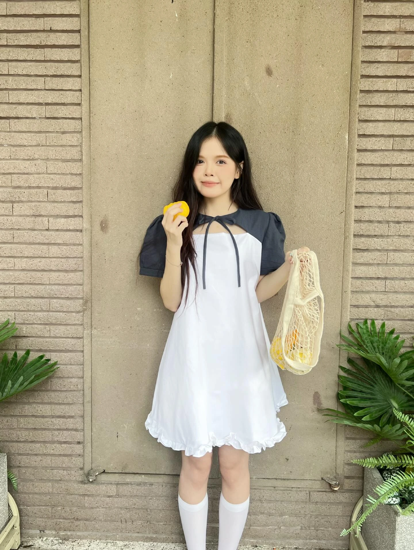  Đầm babydoll trắng phối tây caro xanh 