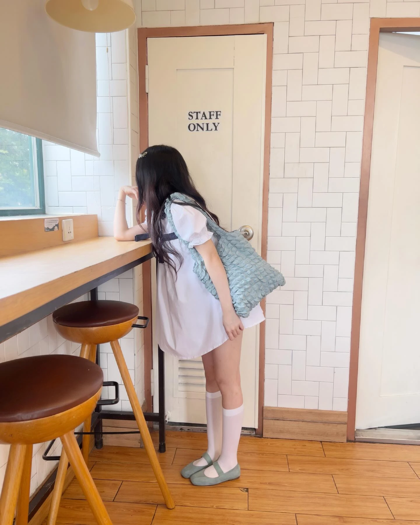  Đầm babydoll trắng phối caro xanh line giữa 