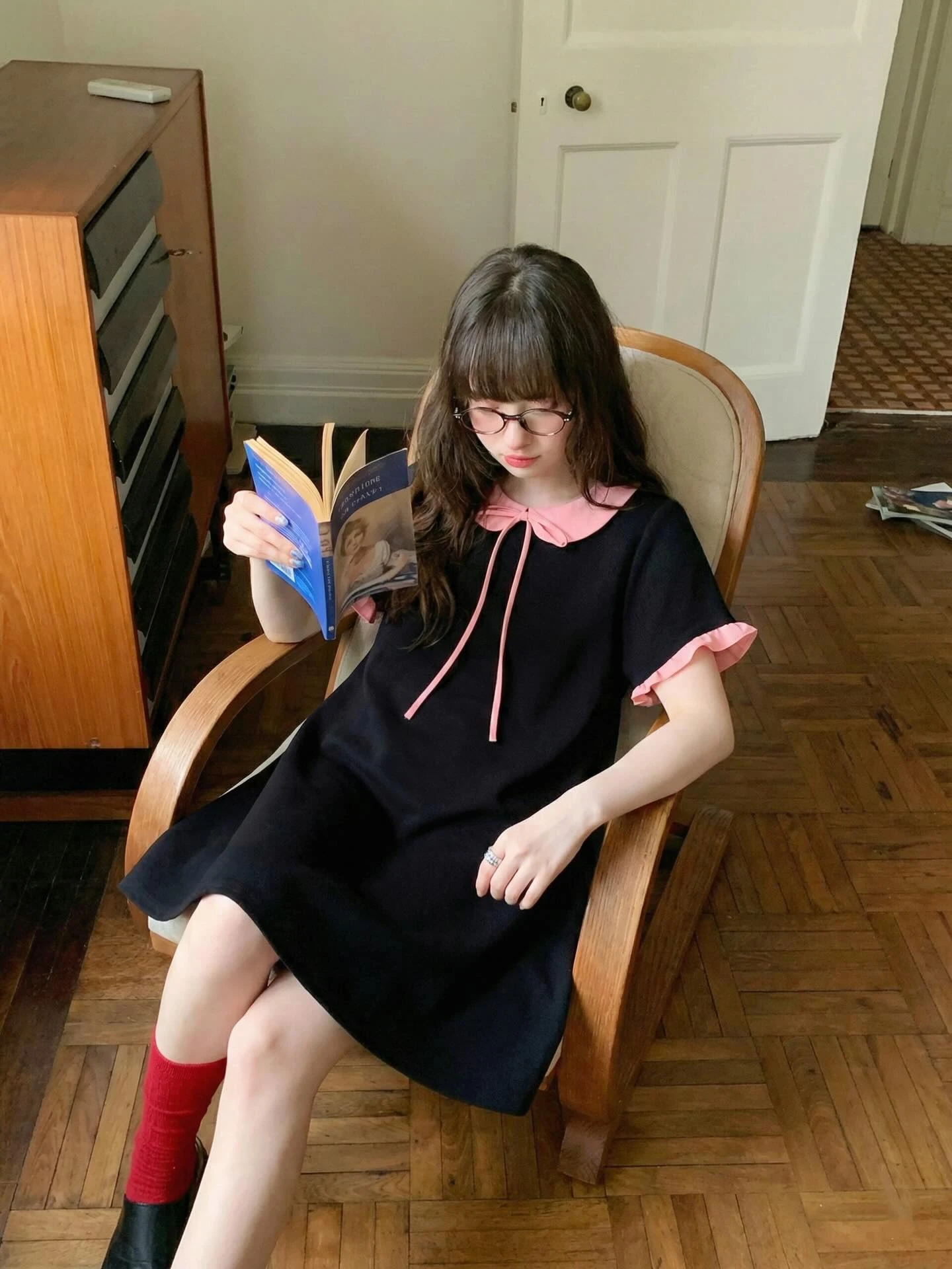 Đầm babydoll đen phối hồng bèo