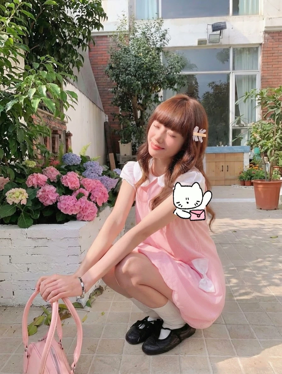 Đầm babydoll caro hồng phối trắng tùng bí