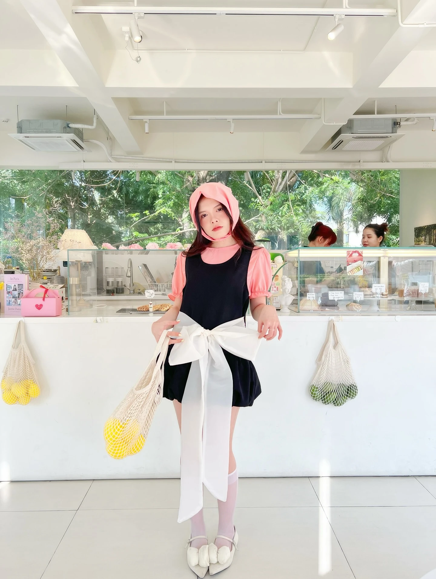 Set babydoll áo hồng + yếm đen nơ trắng kèm khăn turban