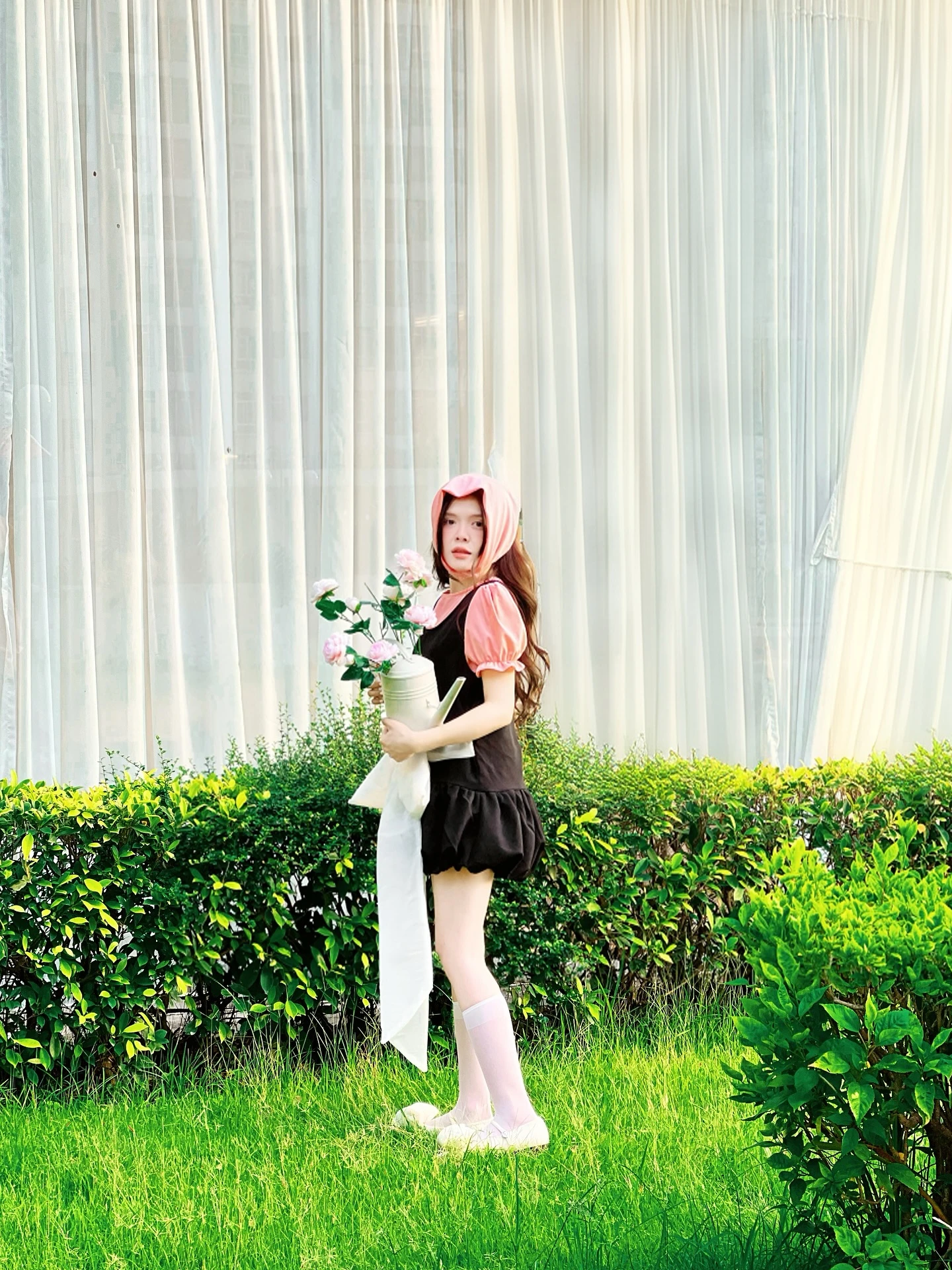 Set babydoll áo hồng + yếm đen nơ trắng kèm khăn turban