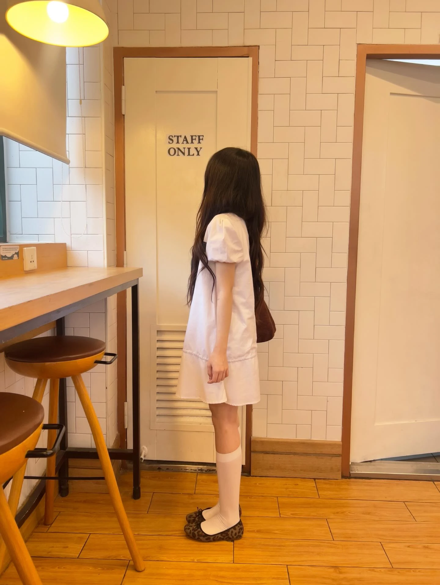 Set babydoll trắng phối nơ line cổ bèo caro xanh