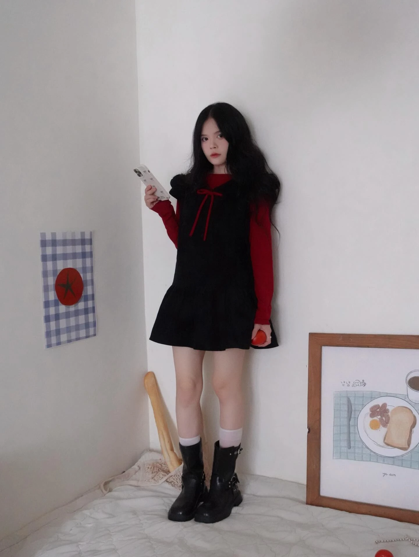 Set babydoll áo thun đỏ tay dài yếm đen