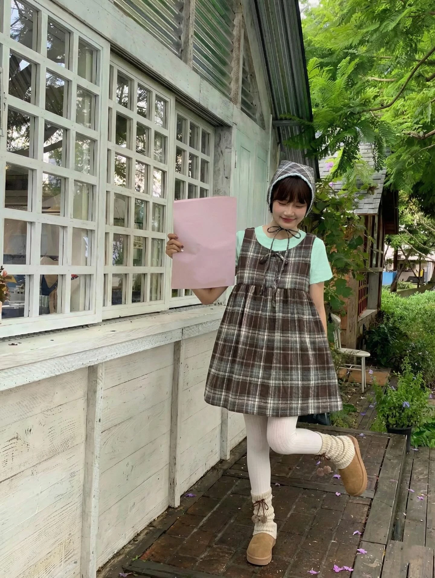 Set babydoll áo thun xanh yếm caro nâu