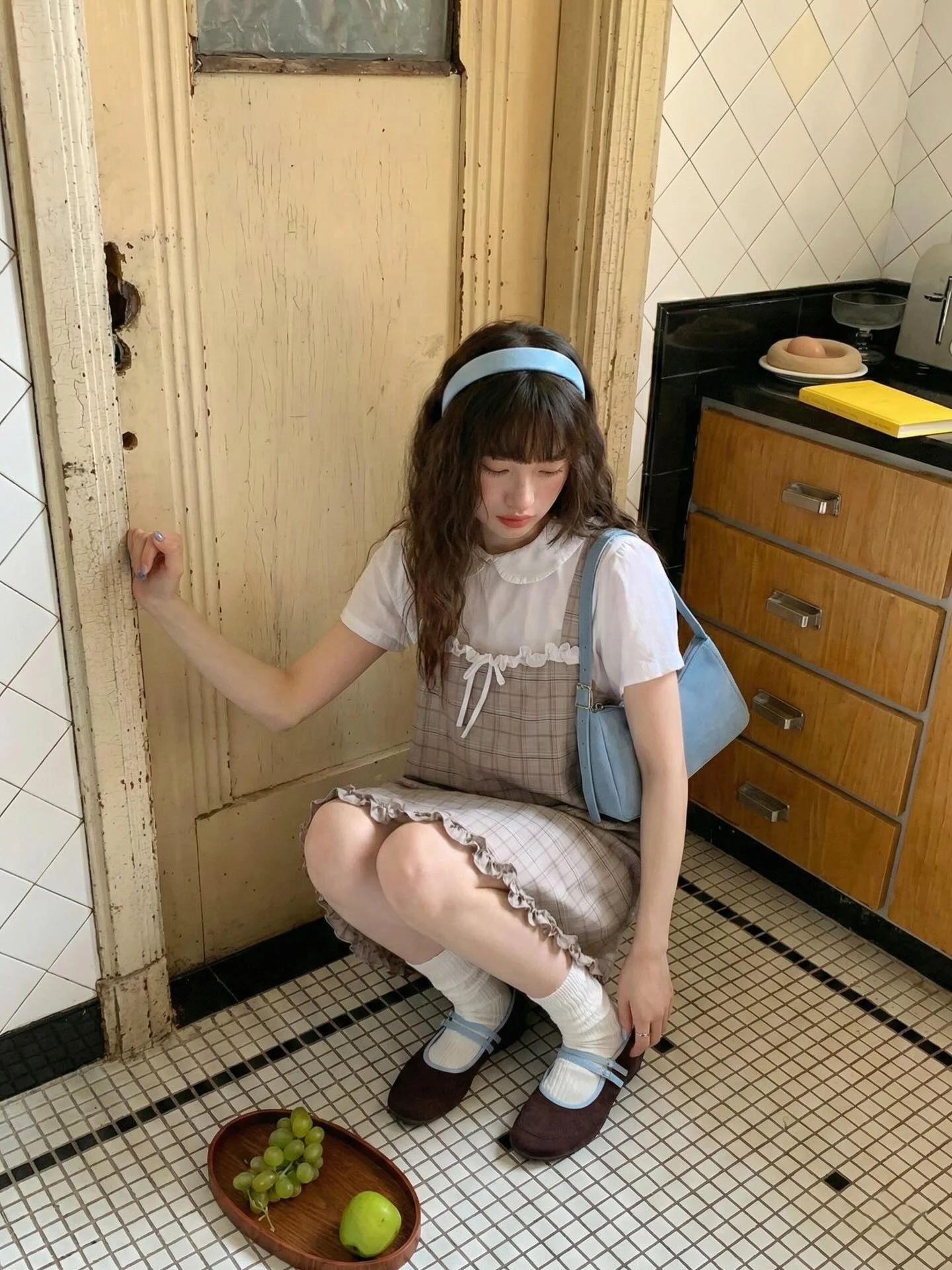 Set babydoll áo trắng yếm caro nâu nhạt