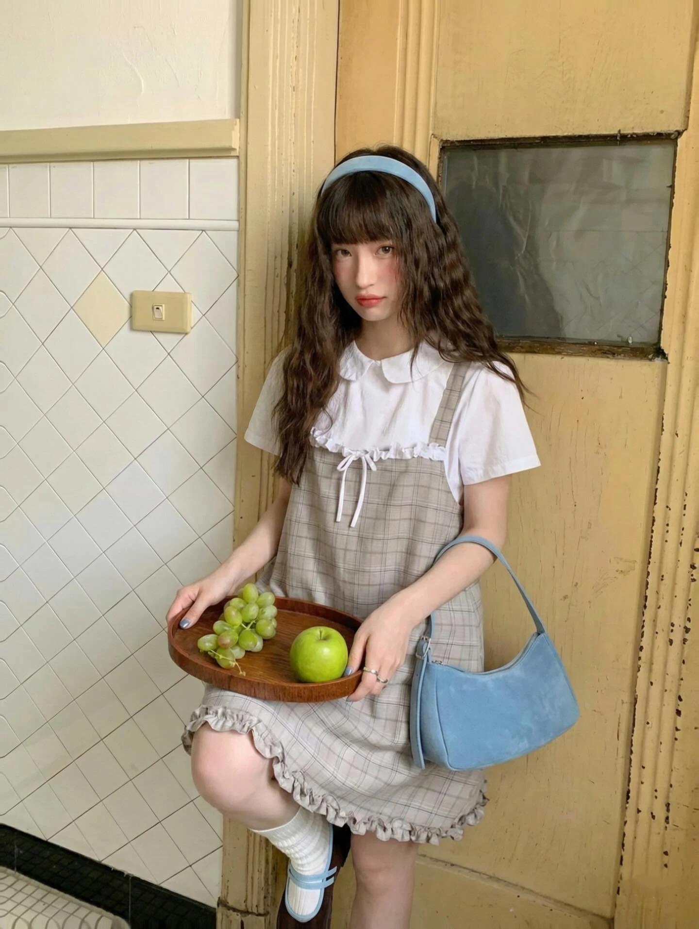 Set babydoll áo trắng yếm caro nâu nhạt