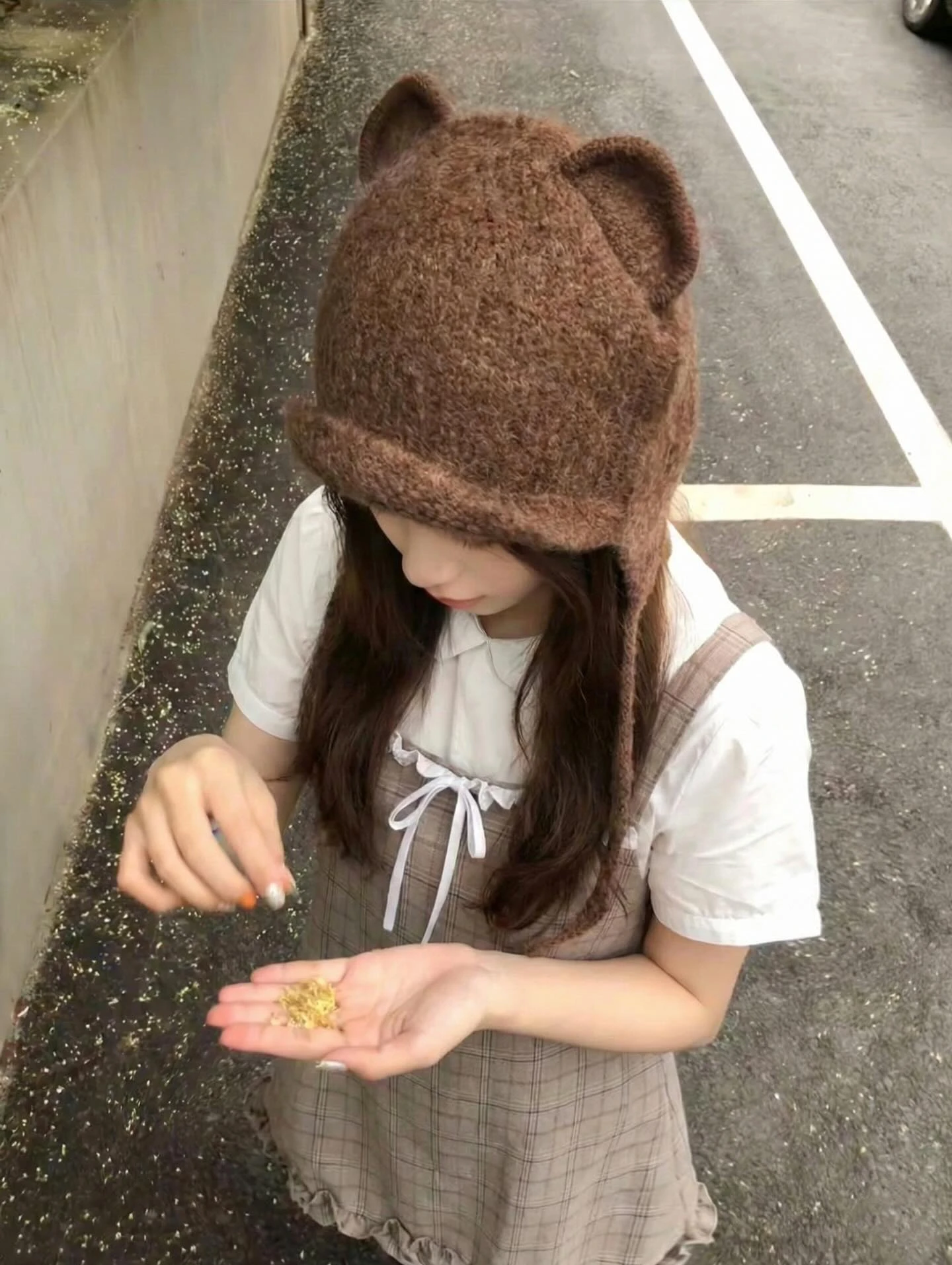 Set babydoll áo trắng yếm caro nâu nhạt