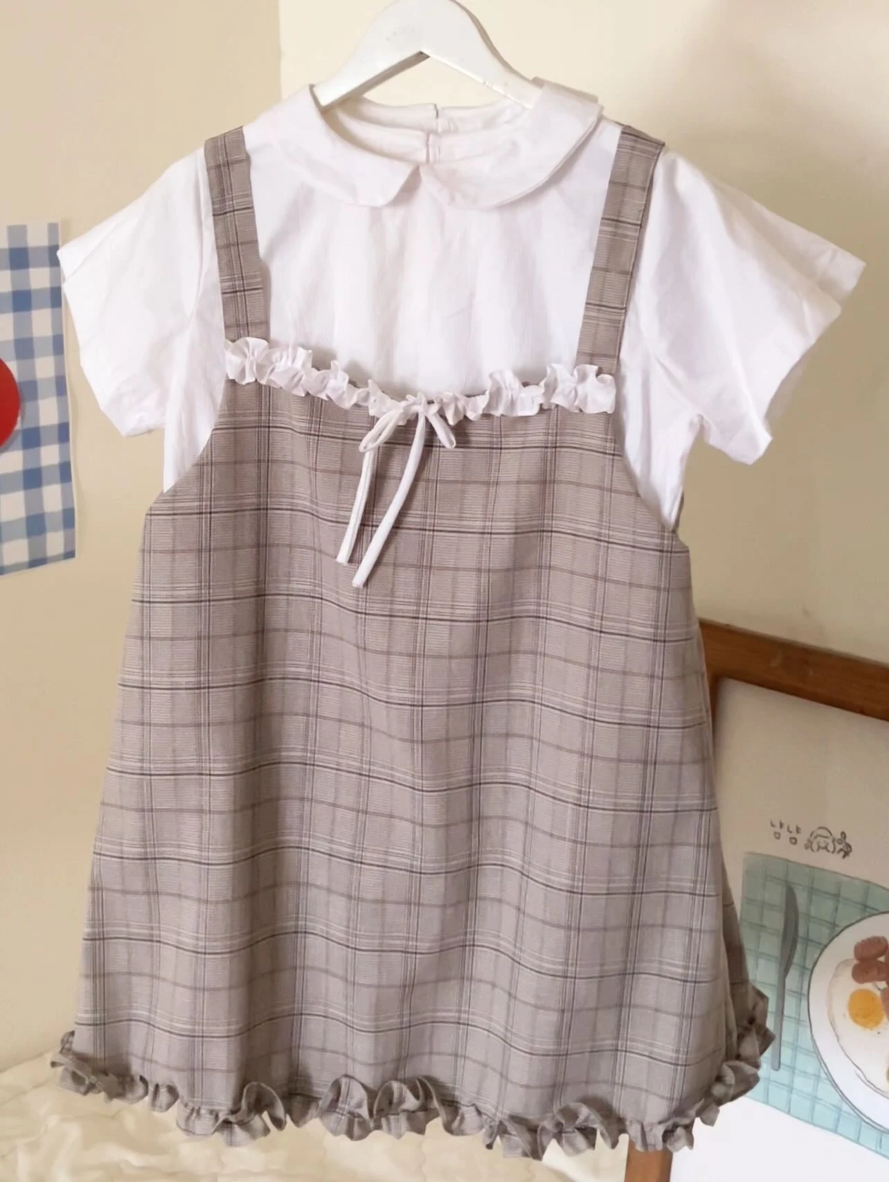 Set babydoll áo trắng yếm caro nâu nhạt