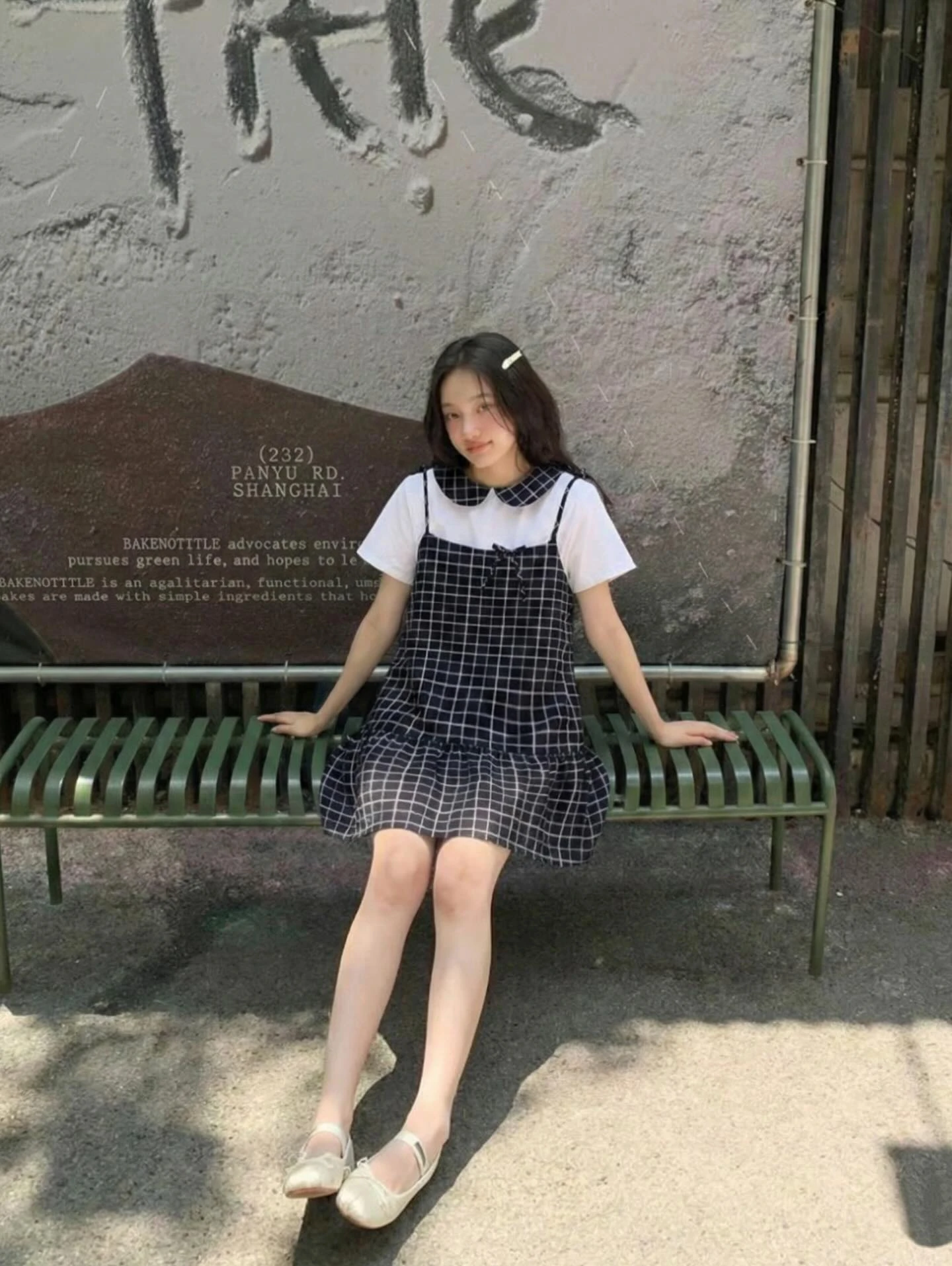 Set áo trắng, cổ + yếm caro đen