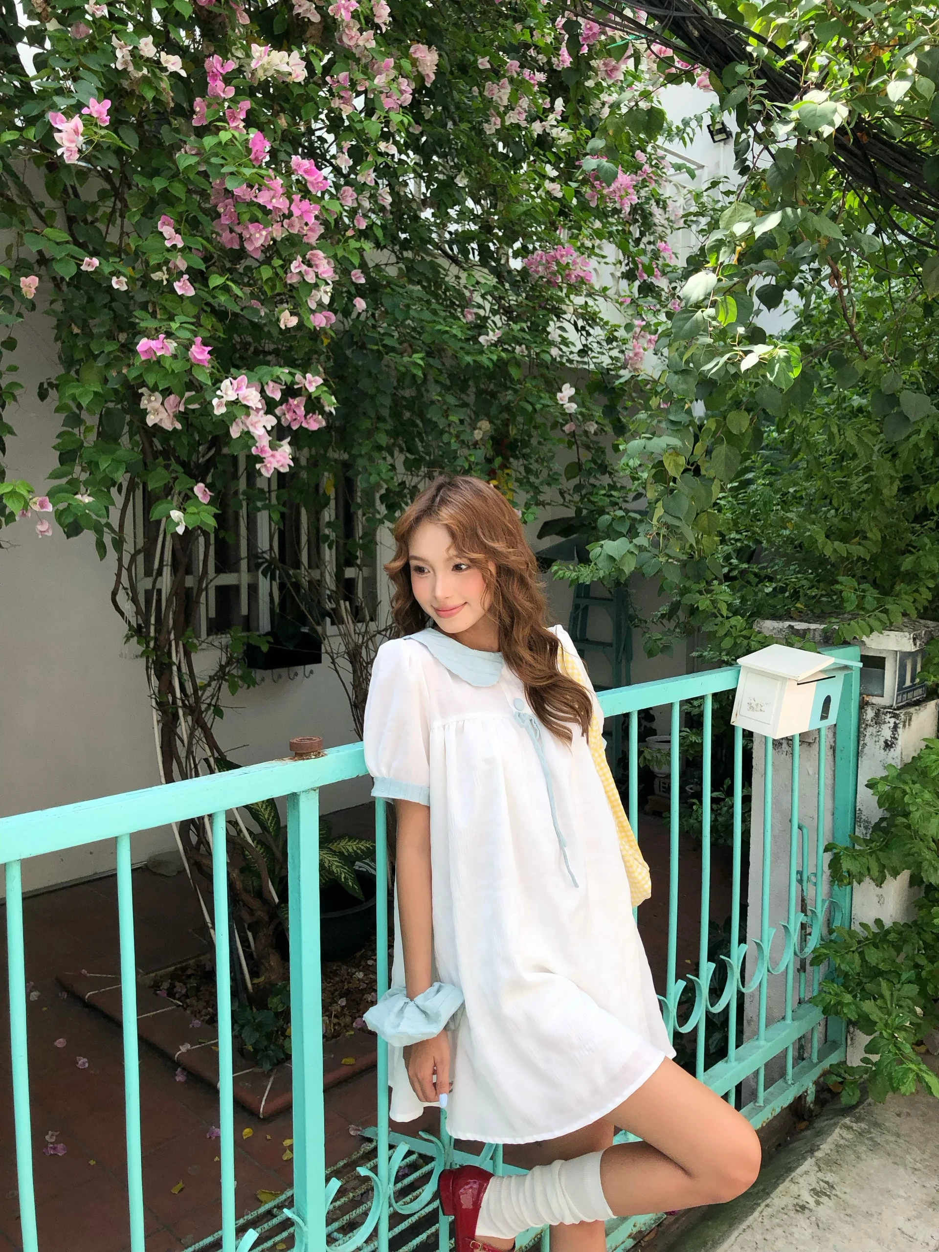Đầm babydoll trắng phối xanh mint
