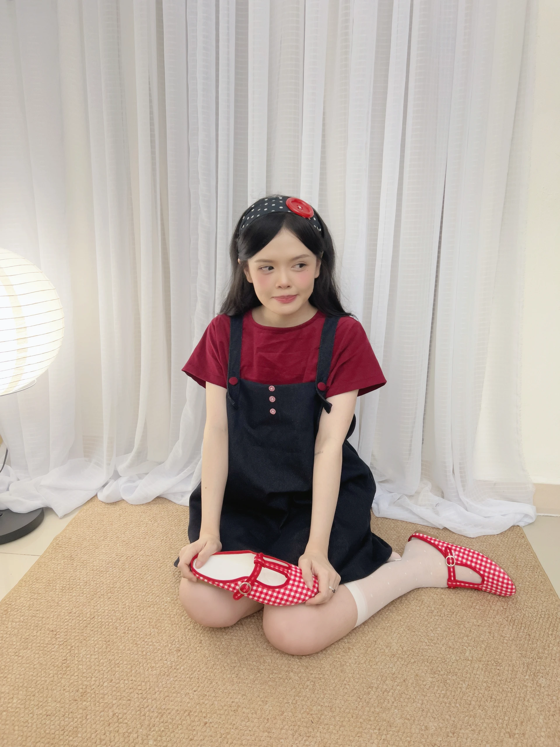 Set babydoll áo đỏ + yếm denim