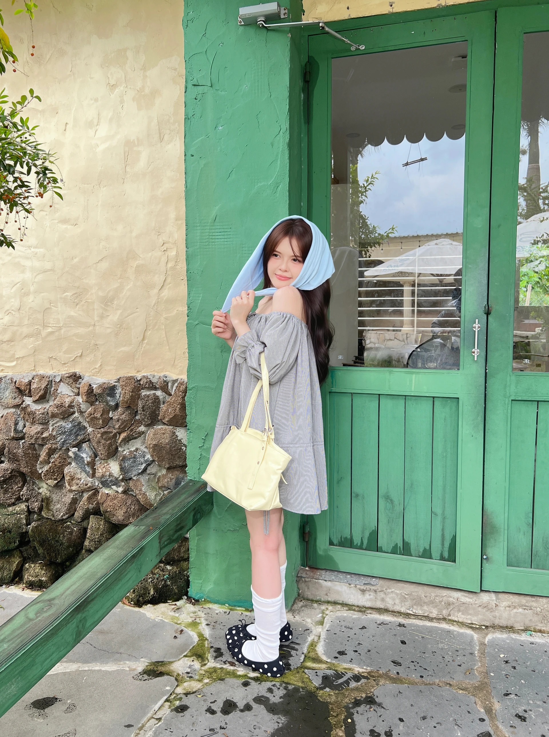 Set babydoll bệt vai kẻ sọc đen rút dây kèm bảo hộ đen